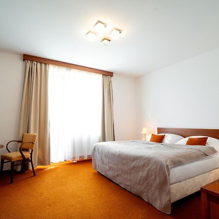 Golf Hotel Austerlitz Екстериор снимка