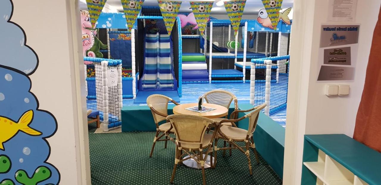Golf Hotel Austerlitz Екстериор снимка