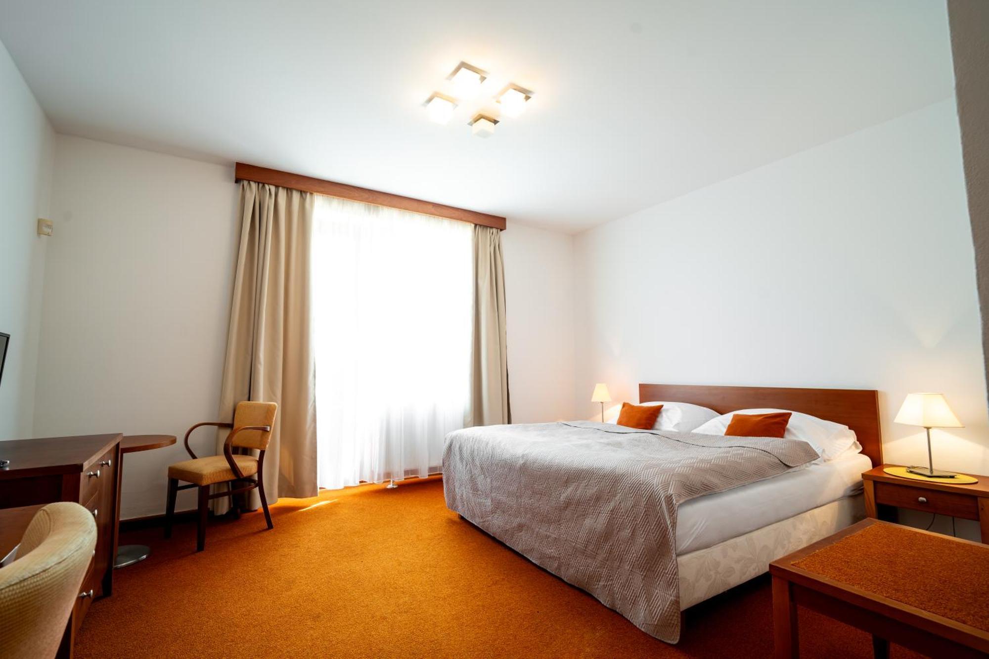 Golf Hotel Austerlitz Екстериор снимка